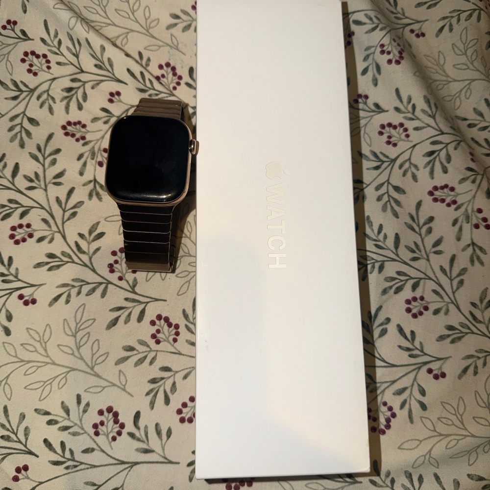 Apple Watch Series 10 46mm Gold Titanium with Apple Gold Link Band